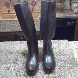 Size 9 dark brown boots
